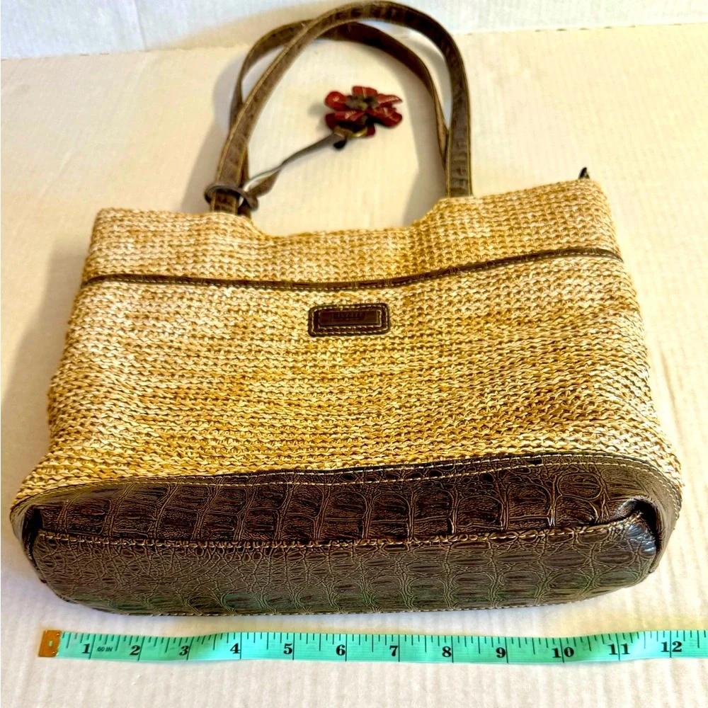 Diverso Italy straw brown bag with faux croc print.In Excellent condition.